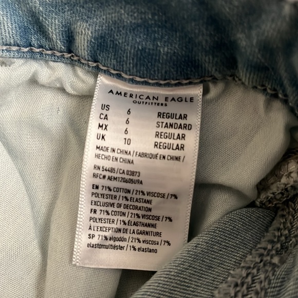 American Eagle next level stretch jeans. Size 6. Will bundle with other 2 - Picture 3 of 4